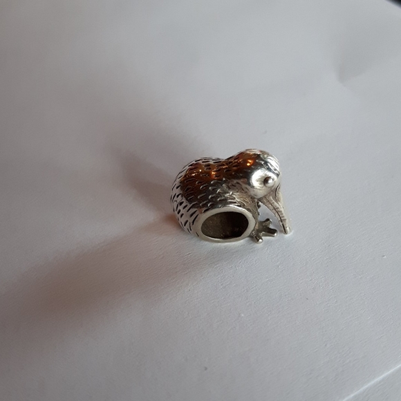 Sterling Silver kiwi bird charm - Picture 2 of 5